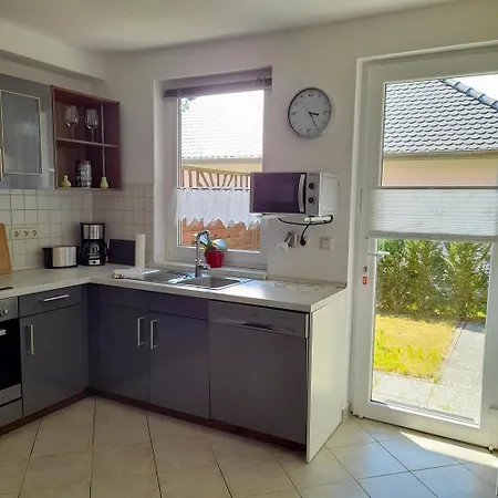 Zum Rosenhof Weisse Rose Apartment Alt Schwerin