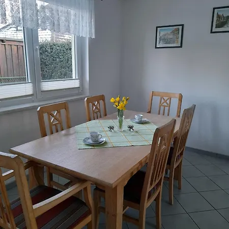 Zum Rosenhof Weisse Rose Apartment Alt Schwerin